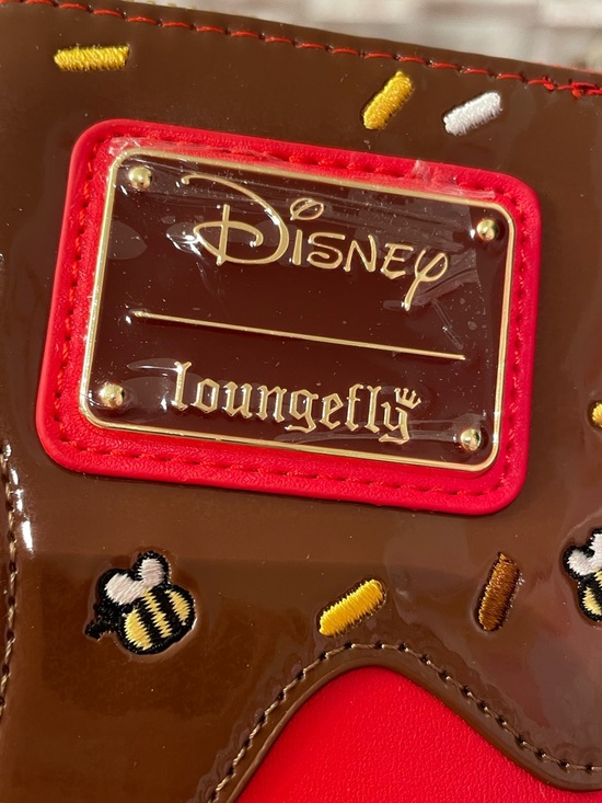 Loungefly Exclusive - Winnie the Pooh Ice Cream Zip Around Wallet - Picture 8 of 9